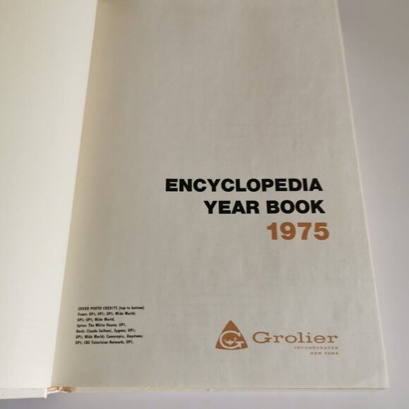 1975 Year Book Encyclopedia Vintage Birthday Gift Annual Recap Grolier Gen X Xen - Picture 3 of 10
